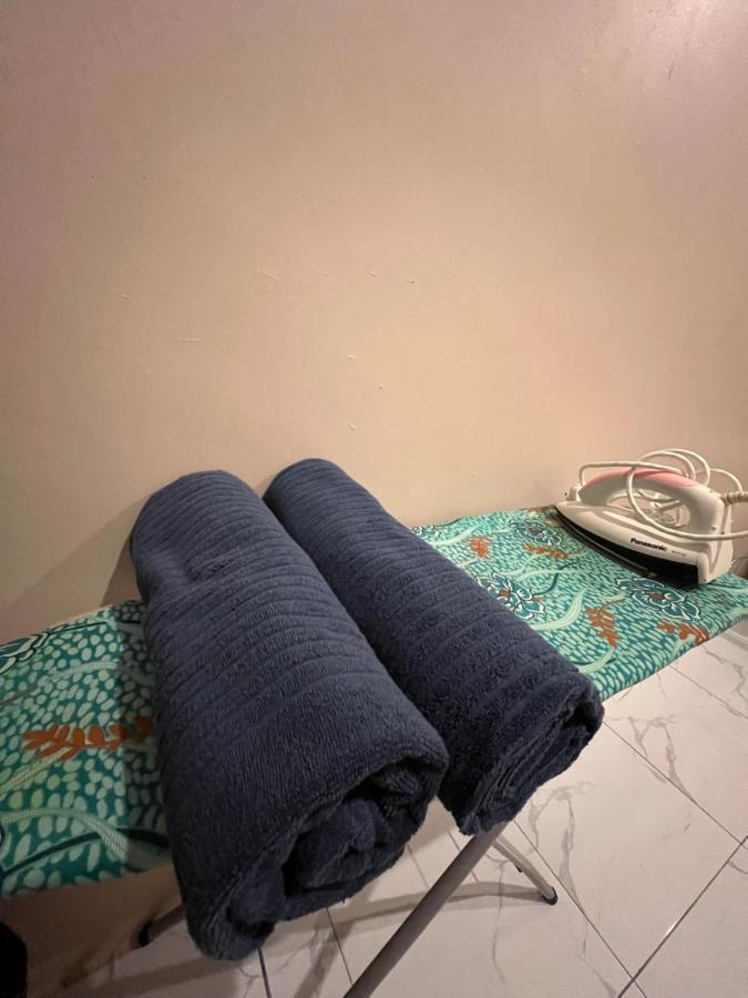 Theatbas Homestay 17 In Seri Iskandar Perak 3 Bedroom Bota Екстер'єр фото