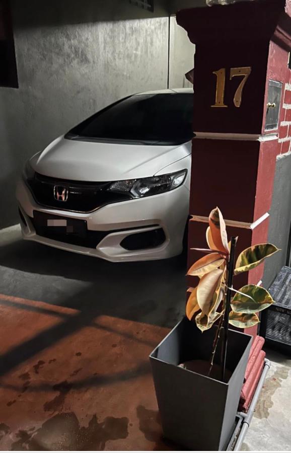 Theatbas Homestay 17 In Seri Iskandar Perak 3 Bedroom Bota Екстер'єр фото